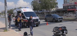 Mersin'de devrilen motosikletteki 2 kişi yaralandı
