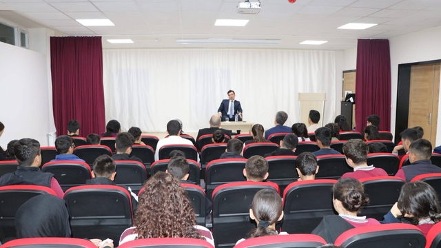 Keban Kaymakamı Atalık, "Kariyer Günleri" programına katıldı