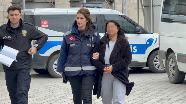 Samsun'da sınıfı basan kadın veli yeniden gözaltına alınarak adliyeye sevk edildi