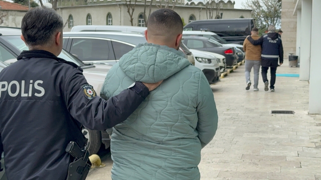 Evine zorla girip darbeden ve görüntüleri sosyal medyada paylaşan kardeşler tutuklandı