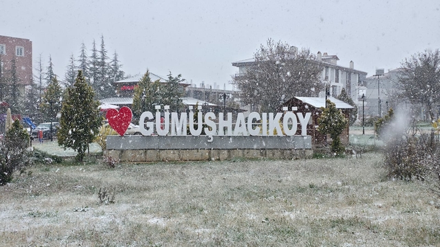 Samsun ve Amasya'da nisan ayında kar yağdı