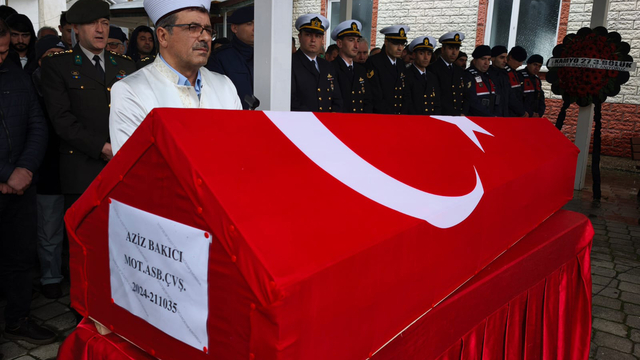 Trafik kazasının ardından tedavi gördüğü hastanede ölen astsubayın cenazesi Ordu'da defnedildi