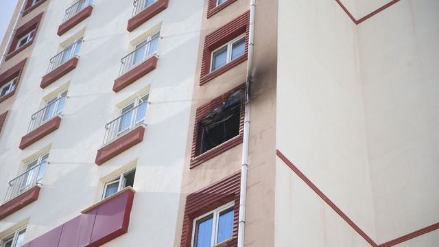 Niğde'de apartman dairesinde çıkan yangın hasara neden oldu
