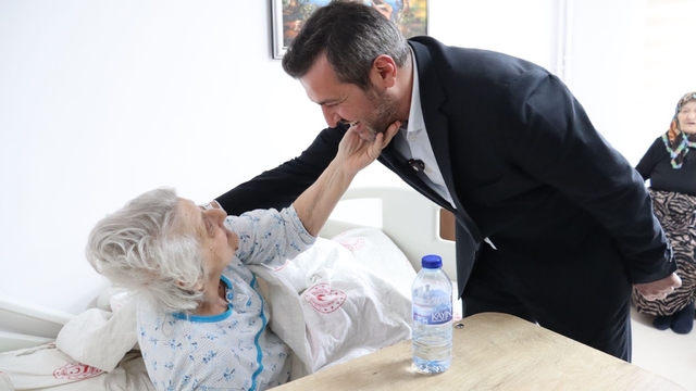 Başkan Çetinkaya'dan yaşlılara "vefa" ziyareti