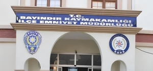 İzmir'de operasyona giden 3 polis bıçaklandı