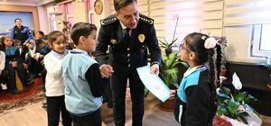 Ağrı’da öğrenciler Polis Haftası kapsamında emniyeti ziyaret etti