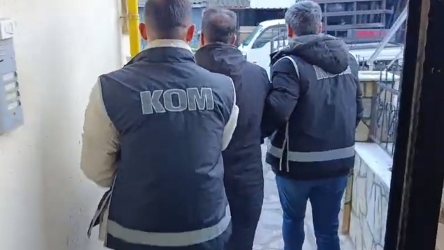 Balıkesir merkezli operasyonda rüşvet ve kişisel verilerin hukuka aykırı ele geçirilmesiyle ilgili 7 zanlı tutuklandı