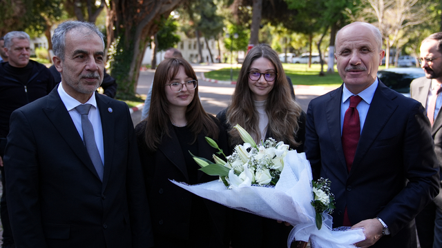 YÖK Başkanı Özvar, İzmir'de üniversiteleri ziyaret etti