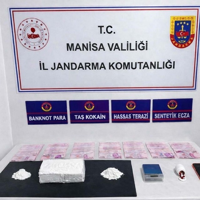 Manisa'da uyuşturucu operasyonu: 2 kilo kokain ele geçilirildi