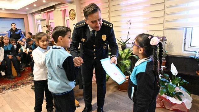 Ağrı'da öğrenciler Polis Haftası kapsamında emniyeti ziyaret etti