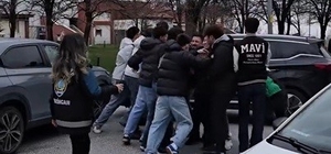 Kavga ihbarına giden polisler pastayla karşılandı