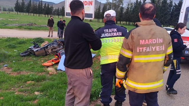 Mardin'de yol kenarına savrulan motosikletin sürücüsü hayatını kaybetti