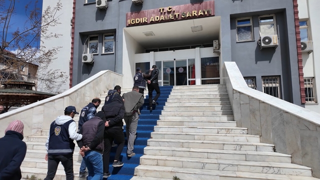 Iğdır'da göçmen kaçakçılığı şebekesine büyük darbe: 7 tutuklama