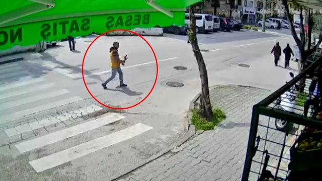 Şehidin kabrindeki minyatür heykeli çaldı; güvenlik kamerasına yakalandı