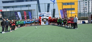 Van'da "Gençler Sporda, Gelecek Emniyette Mini Futbol Turnuvası" düzenlendi