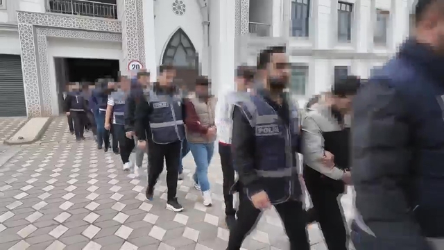 Sahte kripto ağına darbe: 24 şüpheli yakalandı, 19 tutuklama
Sahte kripto uygulamasıyla milyonluk vurgun: 24 şüpheli yakalandı