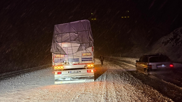 Çorum'da kar yağışı etkili oluyor