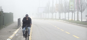 Sis şehri etkisi altına aldı, görüş mesafesi 10 metreye kadar düştü