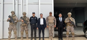 Dicle Kaymakamı Atış, emniyet personeli ile bir araya geldi