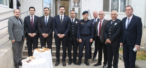 Manyas'ta polis haftası kapsamında pasta kesildi