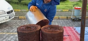 Bu mısır ekmeği teneke kovada pişiyor Trabzon'un geleneksel lezzeti: Tenekede mısır ekmeği