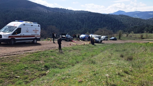 Tamir etmeye çalıştığı aracının altında kalan şahıs hayatını kaybetti