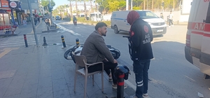 Otomobil ile motosikletin çarpıştığı kazada 1 kişi yaralandı