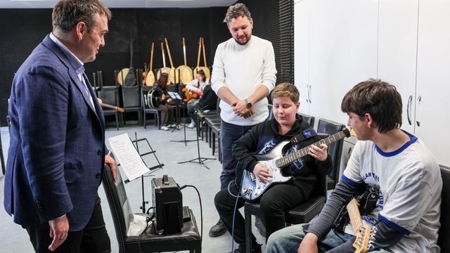 Vali Sözer Gençlik Merkezi'ndeki faaliyetleri yerinde inceledi