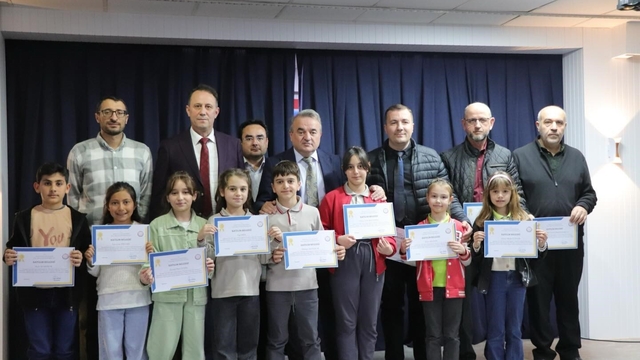 Bilecik'te 'Maarifin Kalbinde Ramazan' yarışmasında dereceye girenler ödüllendirildi