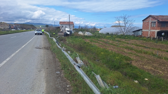 Samsun'da tarlaya giren tırın sürücüsü yaralandı