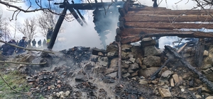 Yalnız yaşadığı evinde çıkan yangında hayatını kaybetti