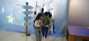 Sınıfını okyanusa çevirdi