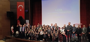 Elazığ’da öğretmen, veli ve öğrencilerden oluşan koro büyük beğeni topladı