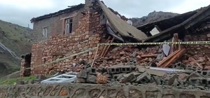 Siirt’te sağanağın etkisiyle metruk ev çöktü