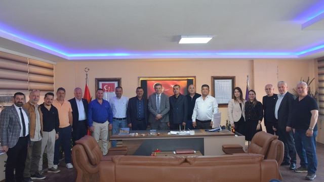 Kuşadası'nda AYESOB seçim çalışmaları sürüyor
Başkan Künkcü: "Birlik ve beraberlik içerisinde çalışmaya devam edeceğiz"