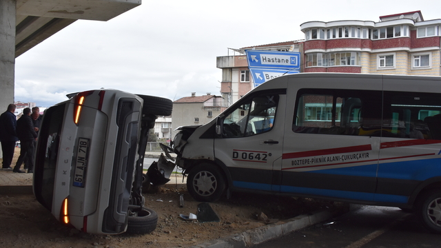 Trabzon'da meydana gelen trafik kazasında 4 kişi yaralandı