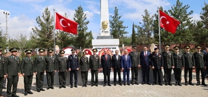 Eski KKTC Cumhurbaşkanı Tatar, Şanlıurfa’nın kurtuluşunun 106. yıl dönümü törenine katıldı