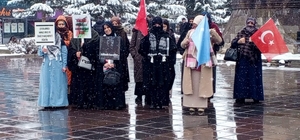 Erzurum'da sağlıkçılar kar altında 126. kez Gazze için yürüdü