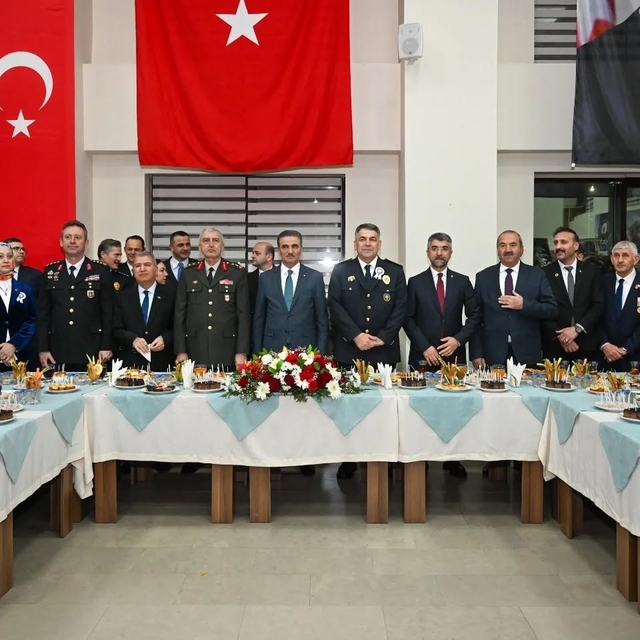 Vali Aydın Baruş; polis haftası dolayısıyla düzenlenen resepsiyona katıldı