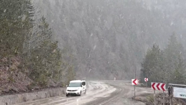 Karabük'ün yüksek kesimlerinde kar yağışı yeniden başladı