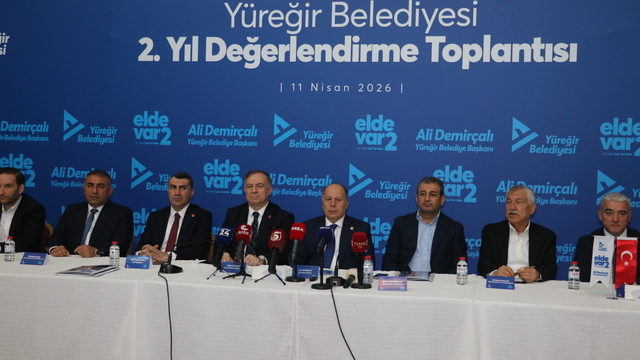 CHP Genel Başkan Yardımcıları Zeybek ve Bulut, Adana'da toplantıya katıldı