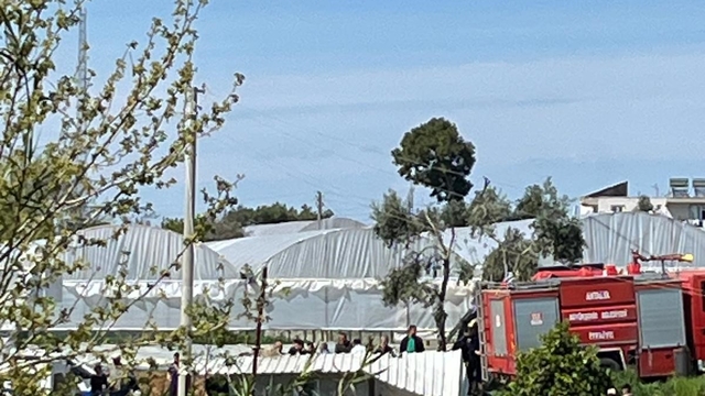 Aksu'da traktör dereye devrildi sürücü  hayatını kaybetti