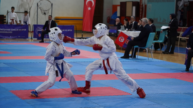 Okul Sporları Karate Yıldızlar Grup müsabakaları Gümüşhane'de başladı