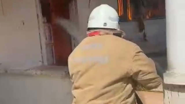 Reyhanlı'da müstakil ev alevlere teslim oldu