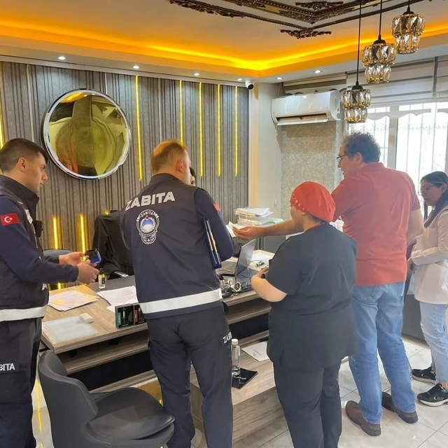 Germencik'te ticari işletmelere zabıta denetimi sürüyor