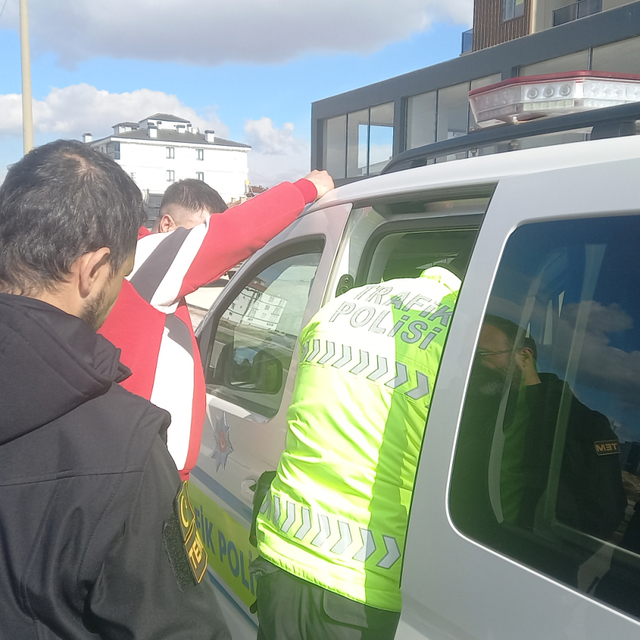 Ehliyetine el konulan sürücü, 3'üncü kez alkollü araç kullanırken yakalandı