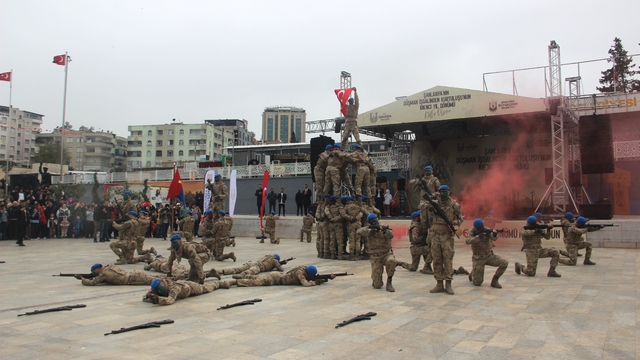 Şanlıurfa'da "kurtuluş günü" coşkusu
Şanlıurfa'da kurtuluşun 106. yılına görkemli kutlama