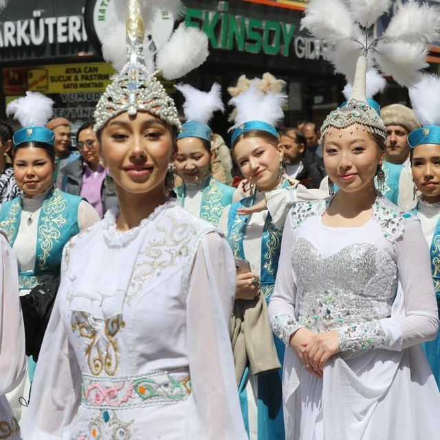 Niğde'de nevruz coşkusu kortejle başladı