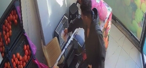 Kasada kimse yokken alışverişini yaptı, parasını bırakıp gitti: O anlar kamerada