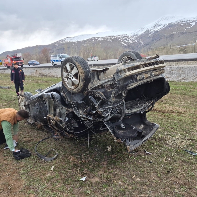 Van'da Muradiye-Çaldıran yolunda kaza: 1 ölü, 2 yaralı